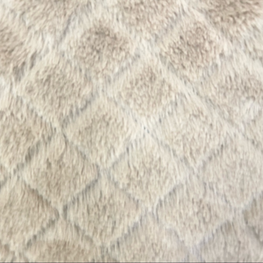 M cozy, soft, crewneck, tan, beige sweat sweater - Picture 3 of 10